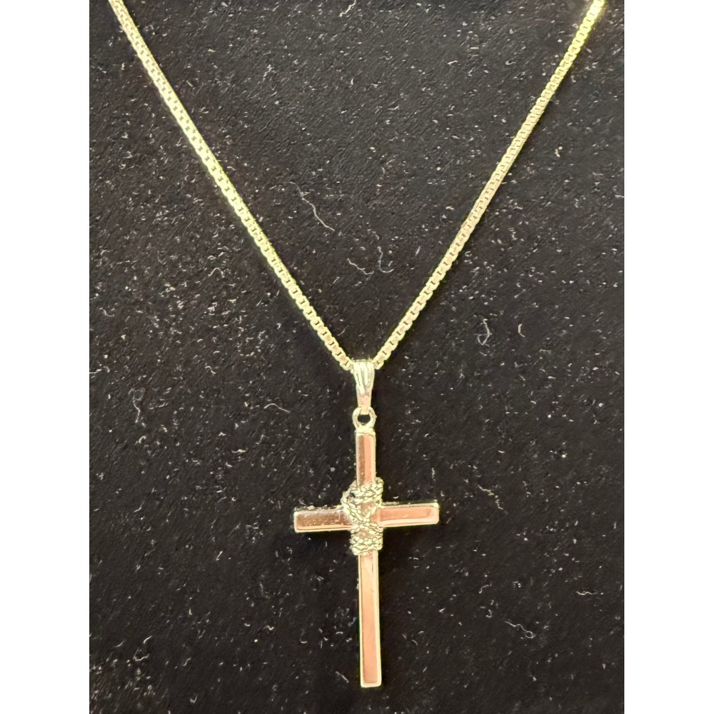 Gold Tone Cross Pendant Necklace Textured Center Wrap Detail Box Chain Religious - Picture 1 of 2